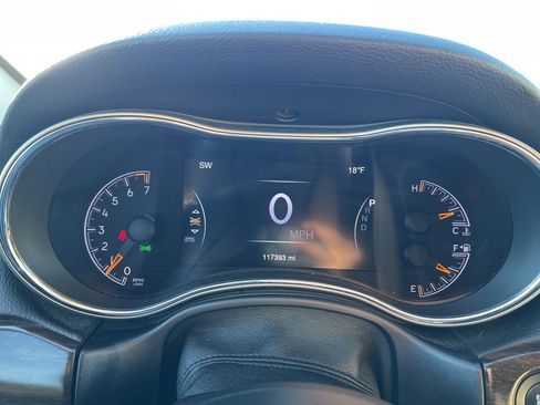 Used 2018 Jeep Grand Cherokee Limited image 12