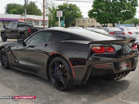 Used 2017 Chevrolet Corvette Stingray Coupe RWD image 5