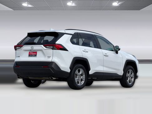Used 2025 Toyota RAV4 XLE image 3