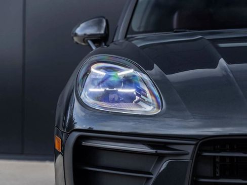 New 2026 Porsche Macan image 68