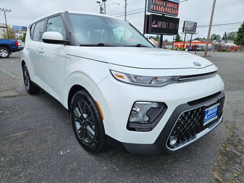 Used 2021 Kia Soul EX FWD image 6