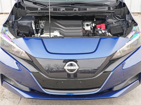 Used 2025 Nissan Leaf S image 7