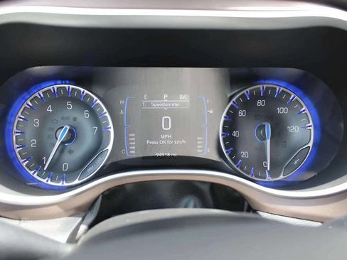 Used 2021 Chrysler Voyager Lxi image 25