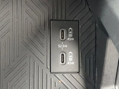 Used 2025 Toyota Tacoma SR image 23