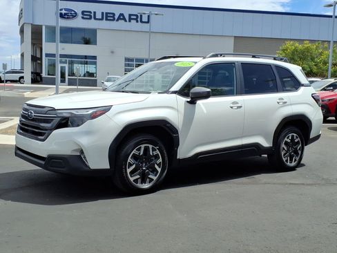 Certified 2025 Subaru Forester Premium AWD/4WD image 3