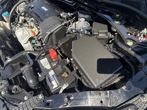 Used 2017 Honda Accord Sport image 29