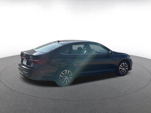 Used 2025 Volkswagen Jetta SE image 15