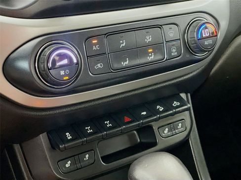 Used 2022 Chevrolet Colorado ZR2 AWD/4WD image 18