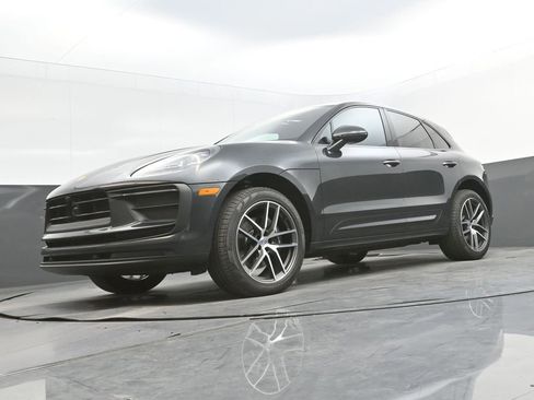 New 2025 Porsche Macan image 32