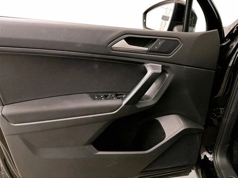 Used 2021 Volkswagen Tiguan S FWD image 22