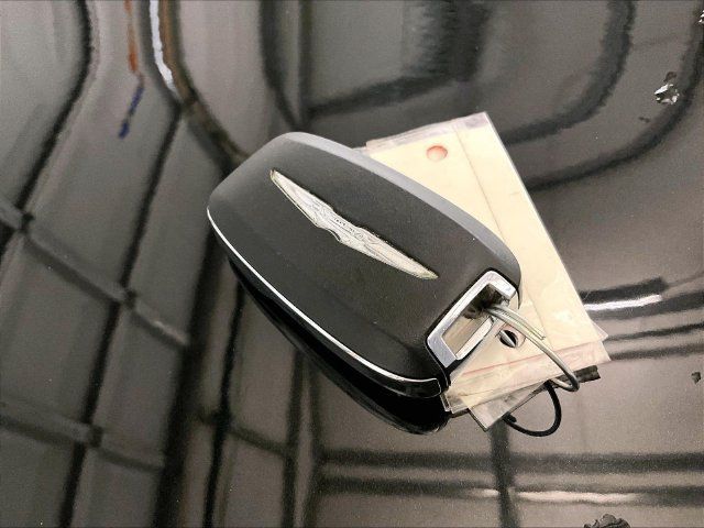 Used 2019 Chrysler Pacifica Limited w/ Advanced Safetytec Group FWD image 9