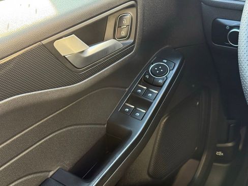 Used 2025 Ford Escape ST-Line FWD image 7
