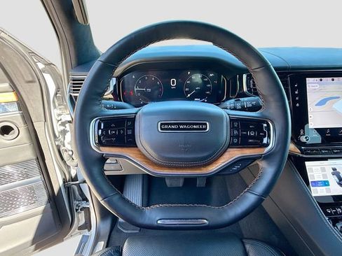 Used 2024 Jeep Grand Wagoneer L Series III image 41
