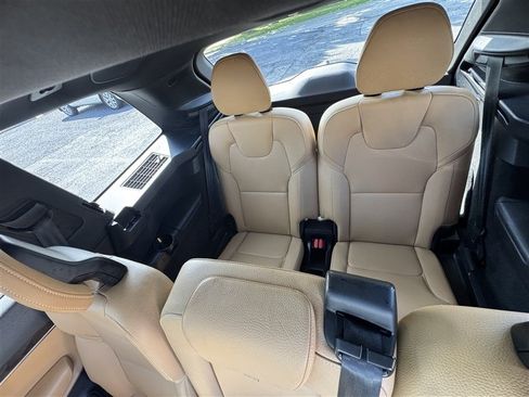 Used 2018 Volvo XC90 T6 Momentum w/ Protection Package Premier AWD/4WD image 12