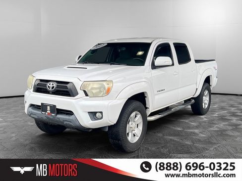 Used 2012 Toyota Tacoma PreRunner image 9