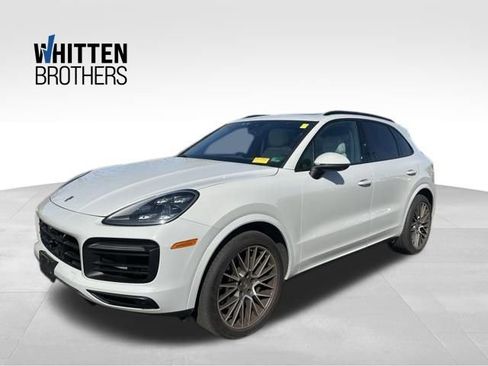 Used 2023 Porsche Cayenne S Platinum AWD/4WD image 1