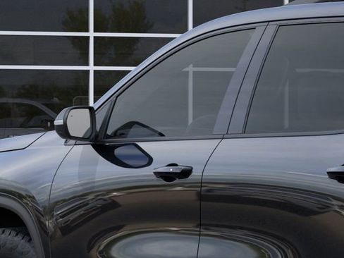 New 2026 Chevrolet Traverse Z71 image 12