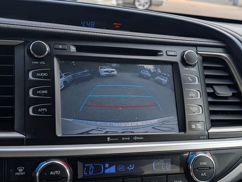 Used 2017 Toyota Highlander XLE AWD/4WD image 28