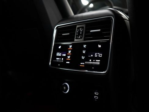 Used 2023 Porsche Cayenne GTS w/ Premium Package Plus AWD/4WD image 34