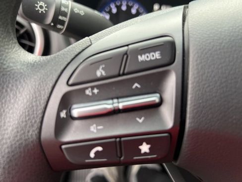 Used 2023 Hyundai Kona SE image 15