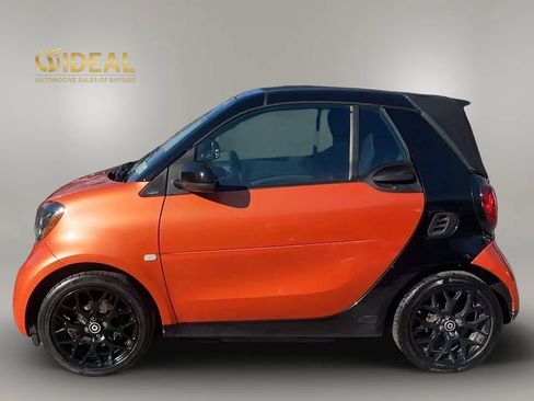 Used 2017 smart fortwo passion image 4