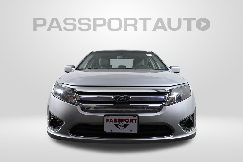 Used 2010 Ford Fusion Hybrid FWD image 2