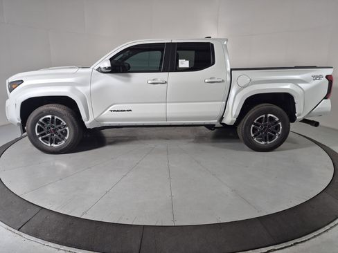 New 2026 Toyota Tacoma 4x4 Double Cab image 2