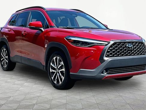 Certified 2023 Toyota Corolla Cross XLE FWD image 3