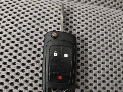 Used 2017 Chevrolet Equinox LT image 32