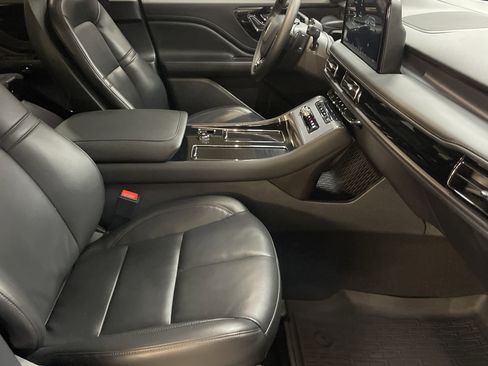 Used 2025 Lincoln Aviator 2WD image 35