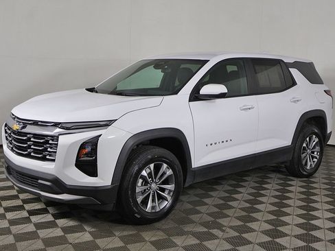 Used 2025 Chevrolet Equinox LT AWD/4WD image 8