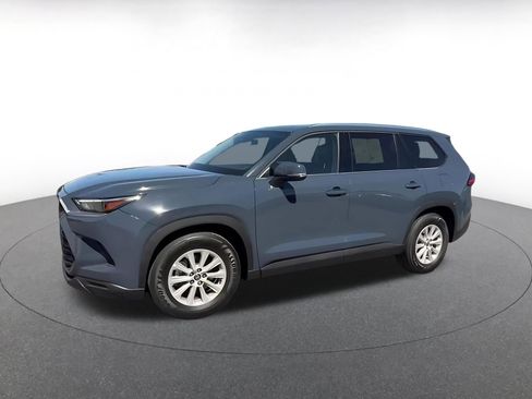 Used 2025 Toyota Grand Highlander FWD image 8