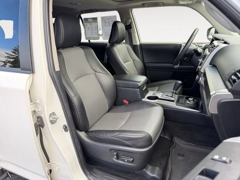 Used 2022 Toyota 4Runner SR5 Premium w/ Moonroof Package AWD/4WD image 24