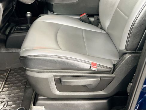 Used 2024 RAM 2500 Tradesman w/ Chrome Appearance Group image 17