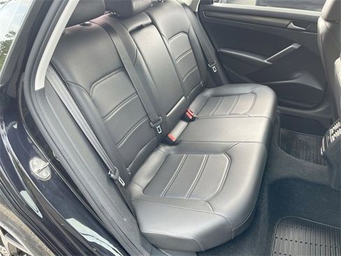 Used 2020 Volkswagen Passat 2.0T R-Line image 26