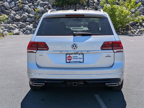 Used 2019 Volkswagen Atlas SEL R-Line AWD/4WD image 6