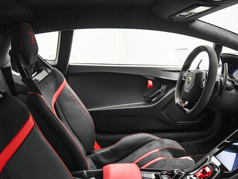 Used 2023 Lamborghini Huracan Tecnica image 49