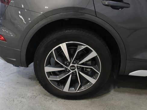 Used 2023 Audi Q5 2.0T Premium w/ Convenience Package AWD/4WD image 28