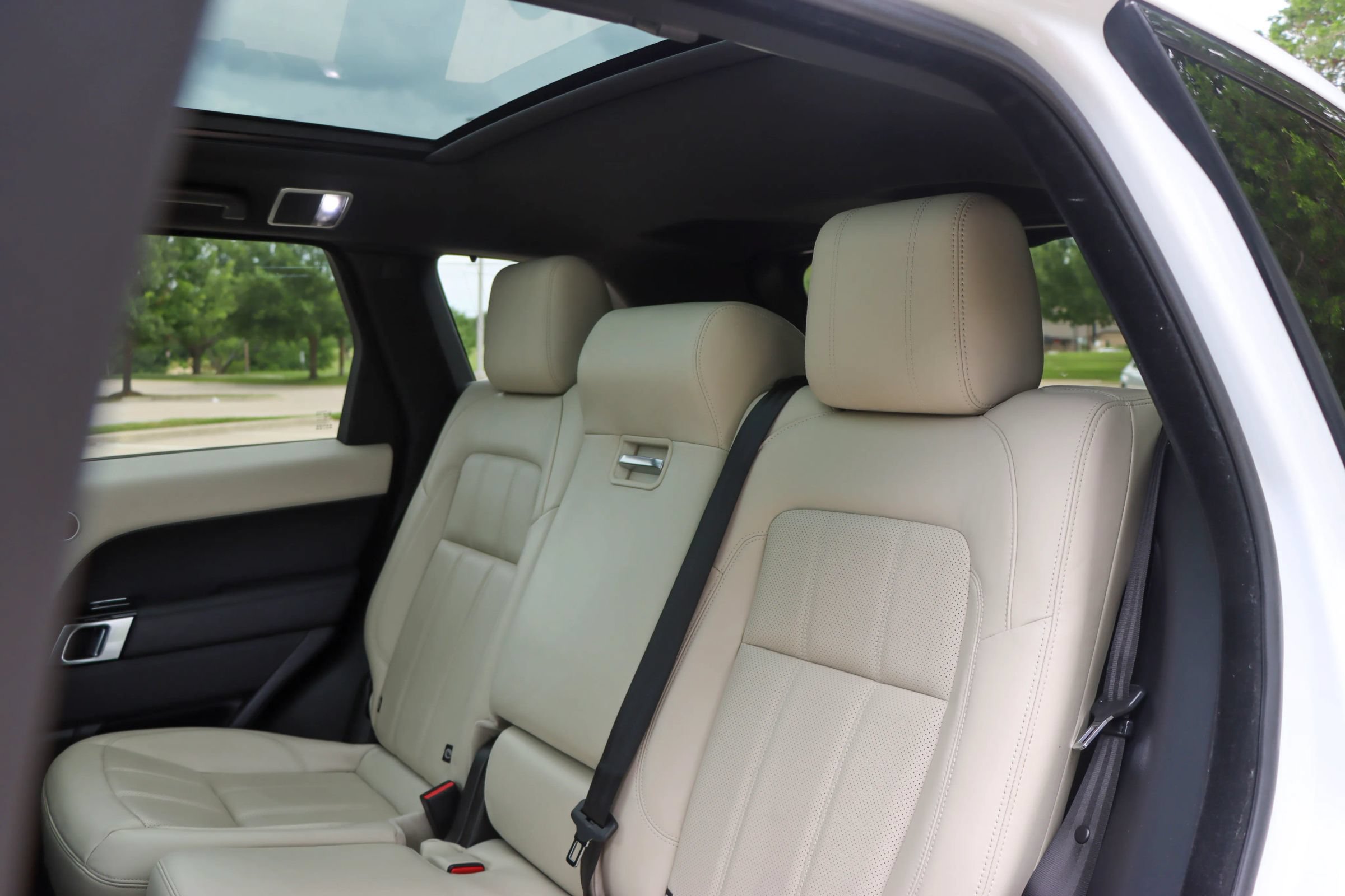 Used 2020 Land Rover Range Rover Sport HSE AWD/4WD image 17