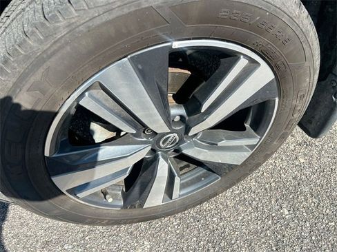 Used 2021 Nissan Rogue SL w/ Premium Package image 14