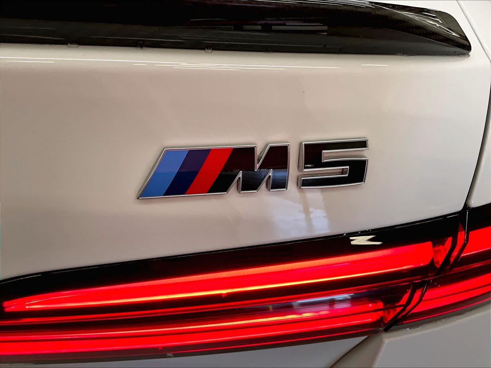 Used 2025 BMW M5 w/ Carbon Package AWD/4WD image 12