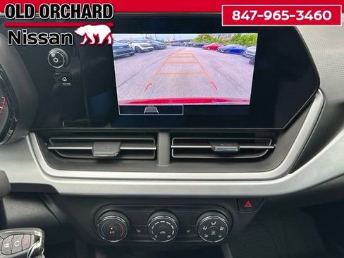 Used 2025 Chevrolet Trax RS w/ Driver Confidence Package FWD image 14