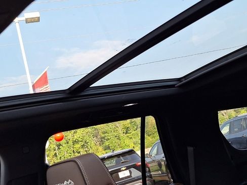 New 2026 Chevrolet Tahoe High Country image 23