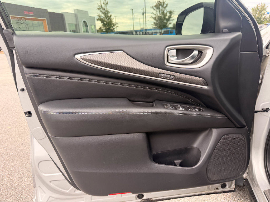 Used 2016 INFINITI QX60 Luxe w/ Premium Plus Package AWD/4WD image 10