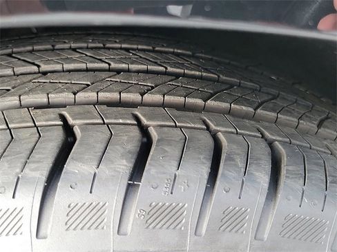 Used 2025 Cadillac Lyriq Luxury image 27