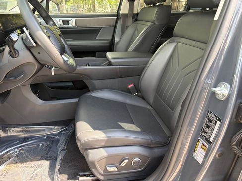 Used 2025 Hyundai Santa Fe SEL AWD/4WD image 28