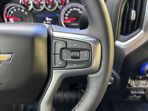 Used 2022 Chevrolet Silverado 1500 LT image 24