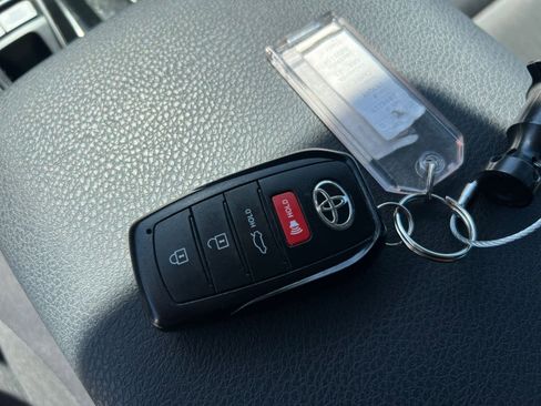 Used 2025 Toyota Camry LE image 28