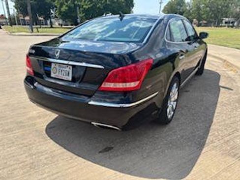 Used 2012 Hyundai Equus Signature RWD image 4