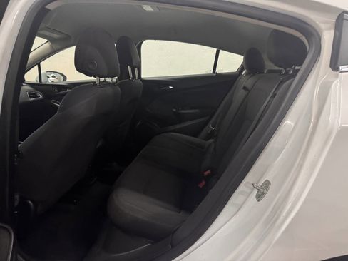 Used 2018 Chevrolet Cruze LT w/ Convenience Package image 14